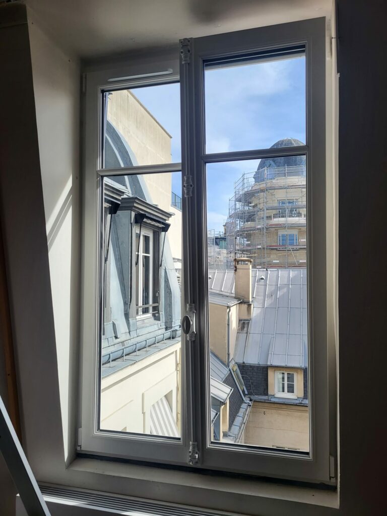 Remplacement de fenêtres en bois pour cet appartement Parisien !