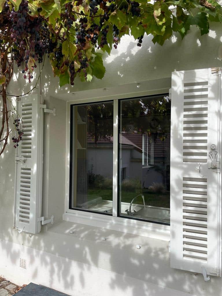 La métamorphose de cette habitation avec une dépose totale des fenêtres pour un remplacement 100% K-Line