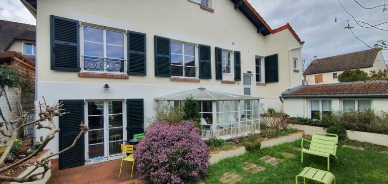 Remplacement de la totalité des volets battants de cette maison !